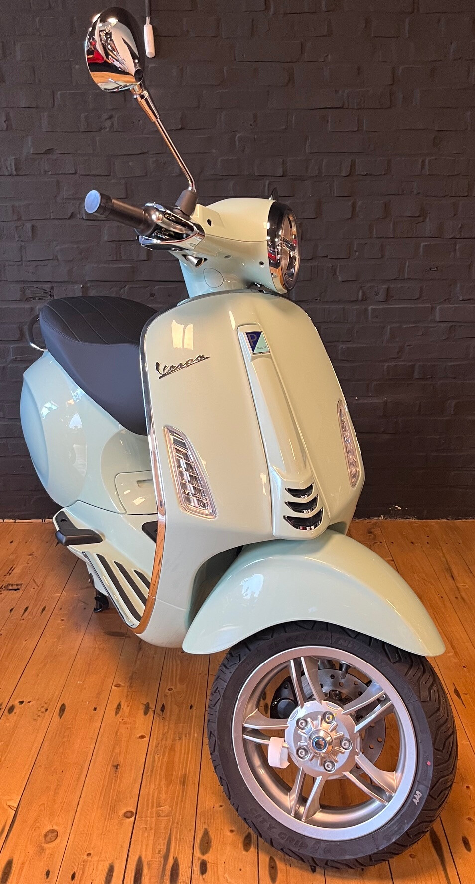 Vespa Primavera Elettrica (45 km/h)
