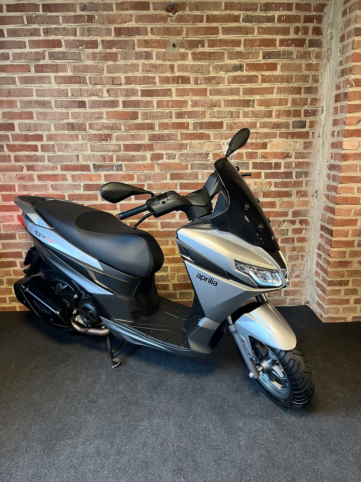 Aprilia SXR 50 (45 km/h)